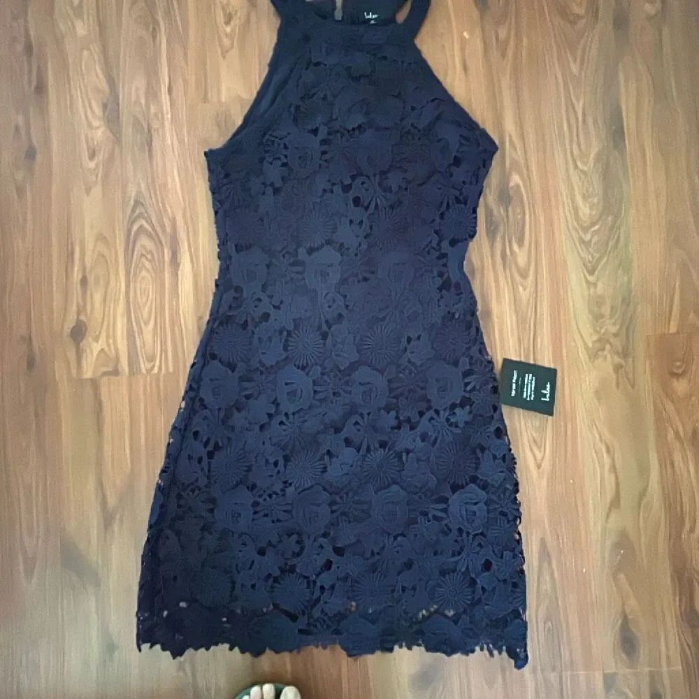 NWT lulus navy blue lace fitted dress high neck sleeveless size medium